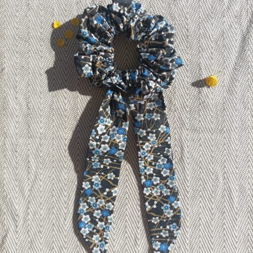 Foulchie — Cerisier japonais bleu & or sur fond noir