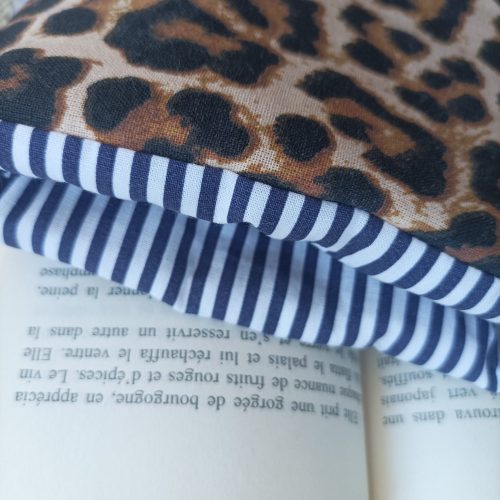 Pochette livre de poche — Léopard naturel, intérieur rayé marine