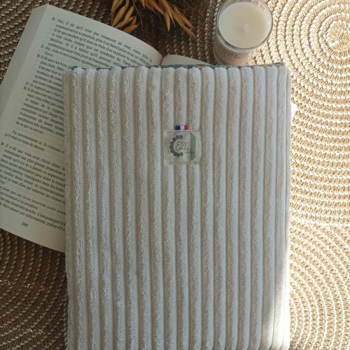 Pochette à livre grand format en velours large côte Crème