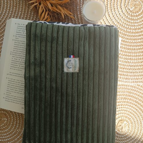 Pochette à livre grand format en velours large côte Kaki